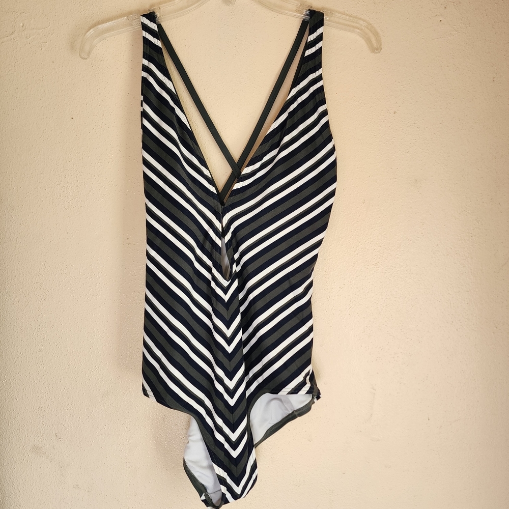 Tommy's Hilfiger women's Swimsuit cross back one piece
